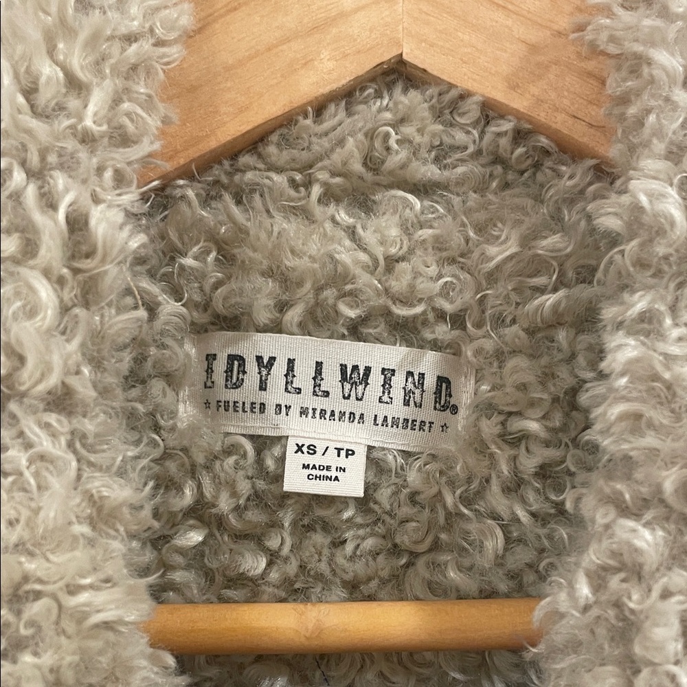 Idyllwind Women's Lynn Southwestern Print Fur Collar Shacket XS - Picture 6 of 8